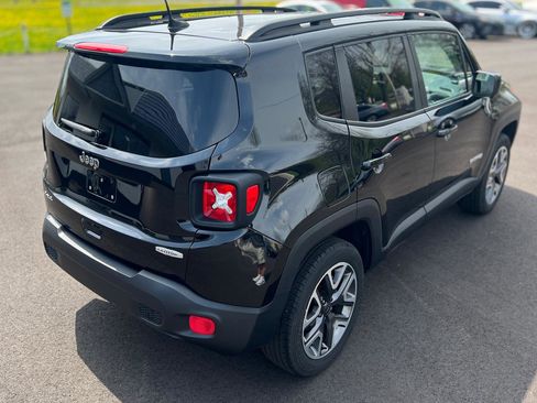 Used 2018 Jeep Renegade Latitude w/ Cold Weather Group AWD/4WD image 9