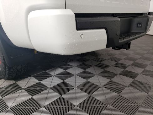 New 2026 Nissan Frontier PRO-4X w/ Pro-4x Convenience Package image 6