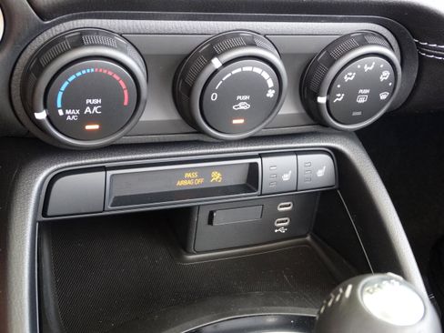 New 2026 MAZDA MX-5 Miata Club w/ Interior Package RWD image 23