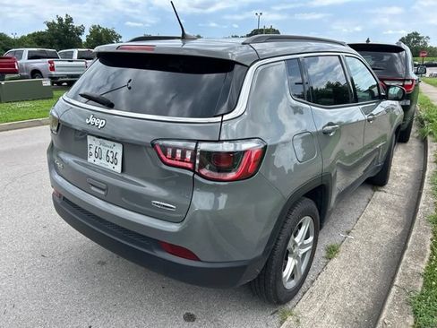 Used 2024 Jeep Compass Latitude AWD/4WD image 3