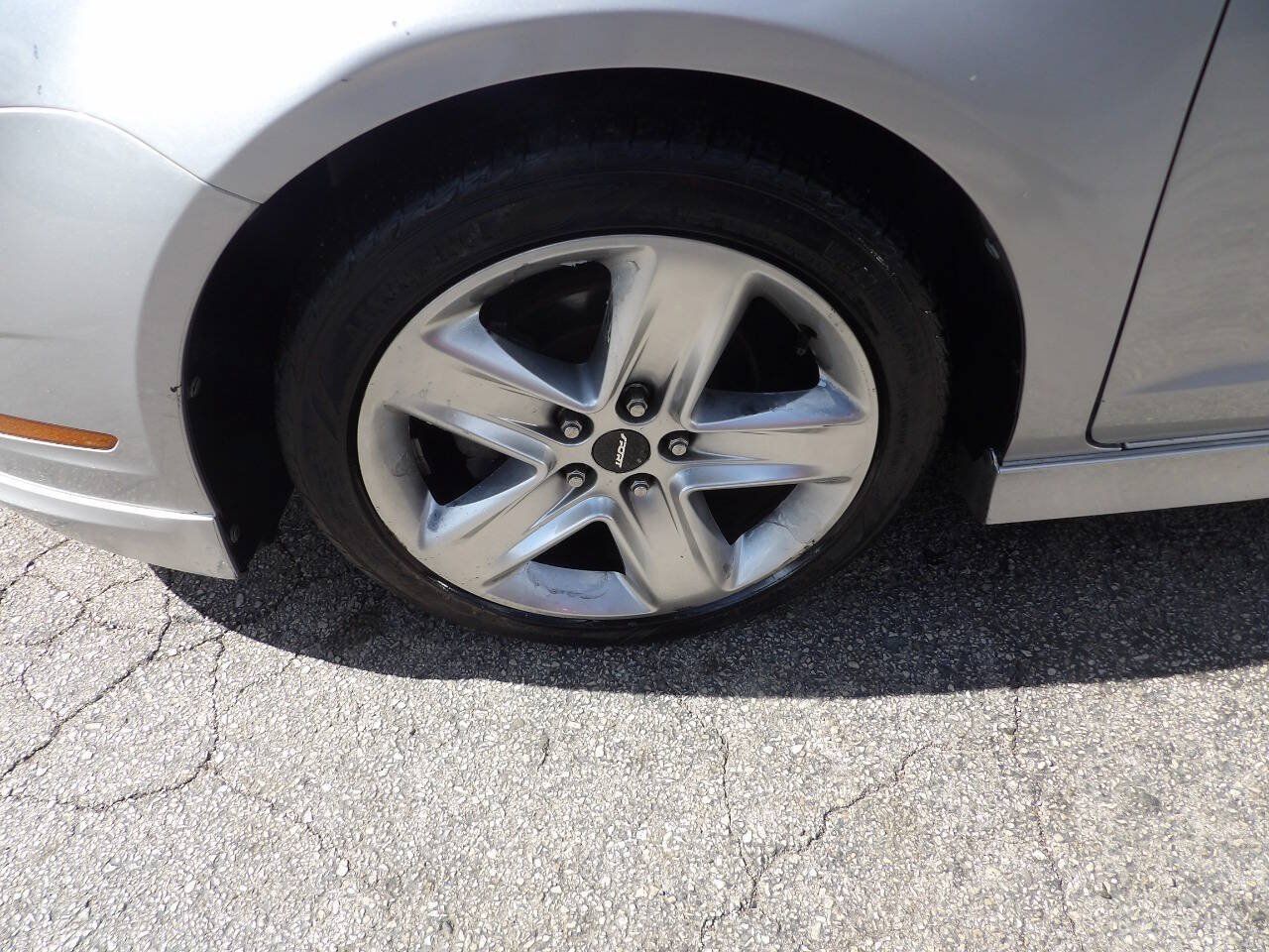 Used 2010 Ford Fusion Sport FWD image 5