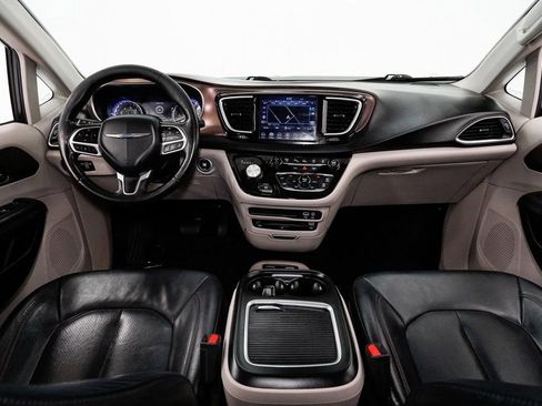 Used 2019 Chrysler Pacifica Touring-L Plus w/ Advanced Safetytec Group image 31