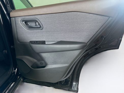Used 2023 Nissan Rogue S FWD image 28