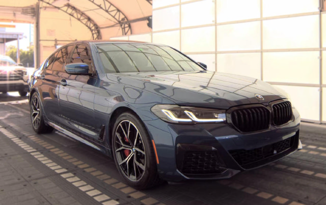 Used 2023 BMW 540i xDrive w/ Executive Package AWD/4WD image 2