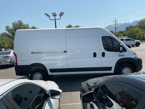 Used 2021 RAM ProMaster 2500 FWD image 7
