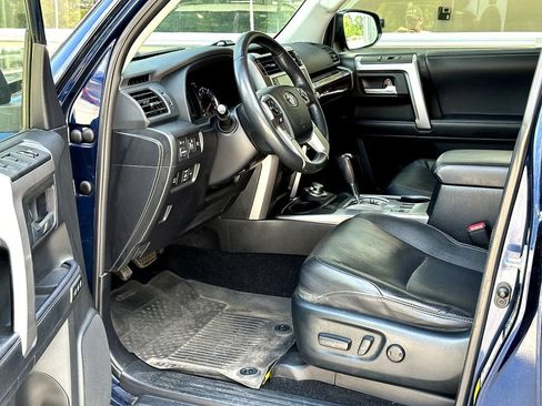 Used 2022 Toyota 4Runner Limited AWD/4WD image 9