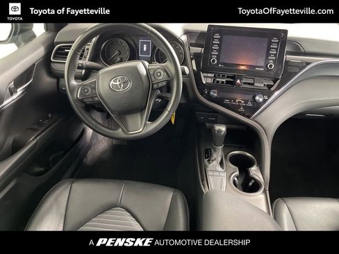 Used 2024 Toyota Camry SE image 5