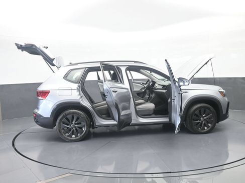 Used 2024 Volkswagen Taos S FWD image 65