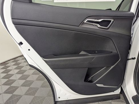 New 2026 Kia Sportage LX image 28