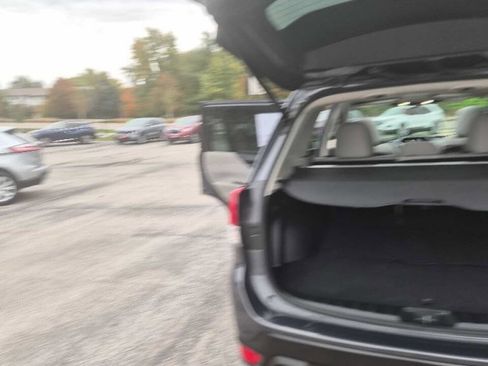 Used 2022 Subaru Forester Premium image 17