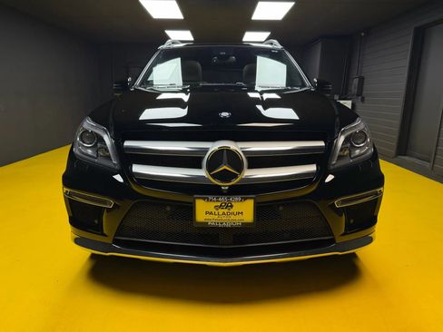 Used 2015 Mercedes-Benz GL 550 4MATIC image 2