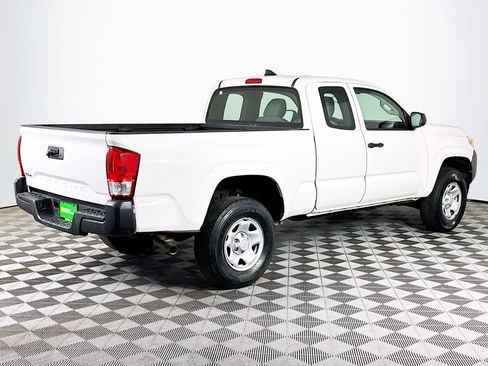 Used 2017 Toyota Tacoma SR image 10