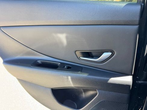 Used 2023 Hyundai Elantra SEL w/ Convenience Package FWD image 13