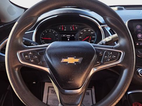 Used 2019 Chevrolet Malibu LT FWD image 8
