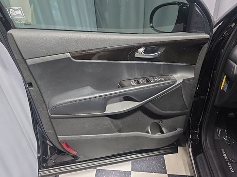 Used 2017 Kia Sorento AWD image 18