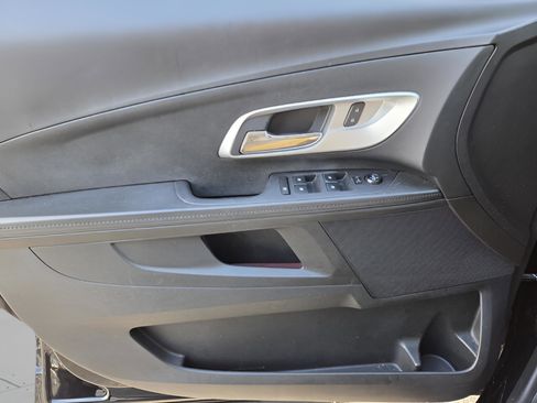 Used 2017 Chevrolet Equinox LS image 24