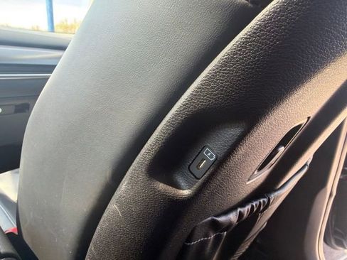 Used 2025 Kia Telluride S AWD/4WD image 28