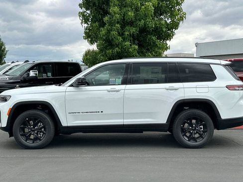 New 2026 Jeep Grand Cherokee L 4WD image 7