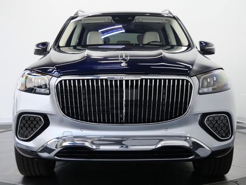 Used 2024 Mercedes-Benz Maybach GLS 600 4MATIC image 4