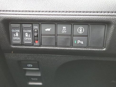 Used 2022 Honda Odyssey Elite image 12