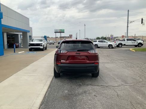 Used 2020 Jeep Cherokee Latitude Plus AWD/4WD image 8