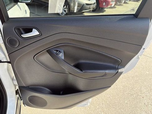 Used 2017 Ford Escape Titanium image 19