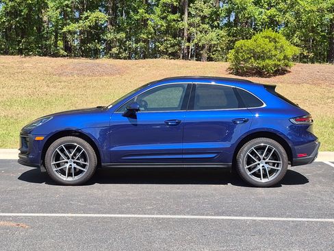 Certified 2026 Porsche Macan AWD/4WD image 2