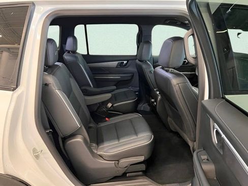 Used 2025 Buick Enclave Sport Touring image 11