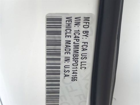 Used 2023 Jeep Cherokee Altitude Lux image 29