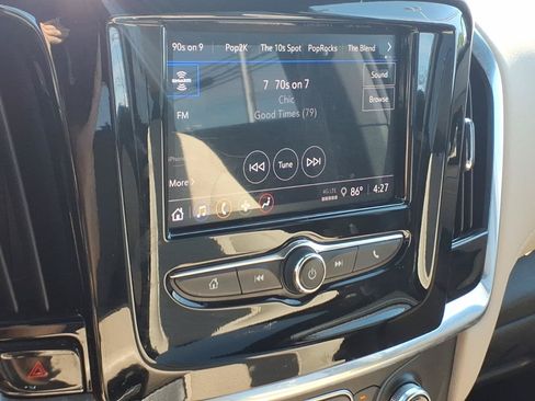 Used 2023 Chevrolet Traverse LS AWD/4WD image 21