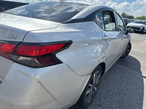 Used 2020 Nissan Versa SV FWD image 2