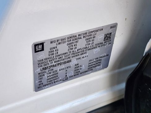 Used 2023 Buick Envision Essence w/ Sport Touring Package AWD/4WD image 32
