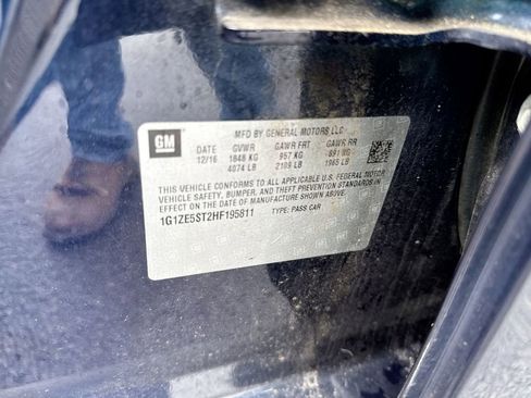 Used 2017 Chevrolet Malibu LT image 27