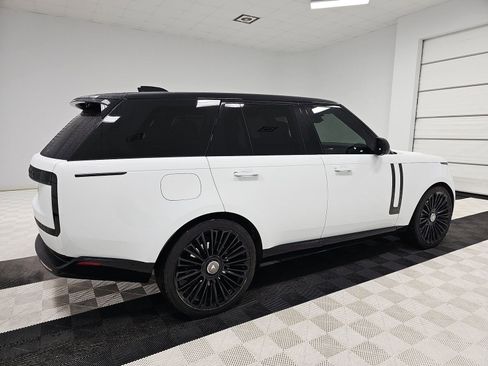 Used 2025 Land Rover Range Rover Autobiography image 6