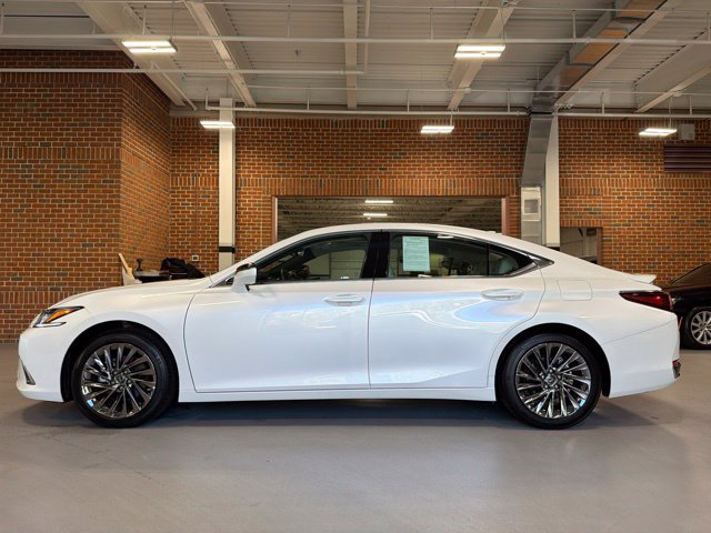 Used 2025 Lexus ES 300h w/ Technology Package FWD image 4