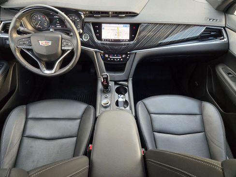 Used 2023 Cadillac XT6 Premium Luxury w/ Technology Package FWD image 13