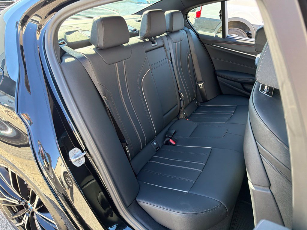 Used 2023 BMW M550i xDrive w/ Executive Package AWD/4WD image 17
