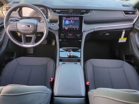 New 2025 Jeep Grand Cherokee L Laredo w/ Luxury Tech Group I RWD image 16
