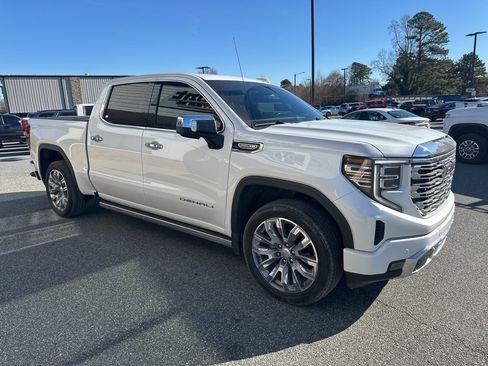 Used 2022 GMC Sierra 1500 Denali w/ Denali Reserve Package image 9