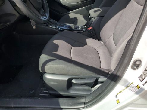 Used 2022 Toyota Corolla LE image 14