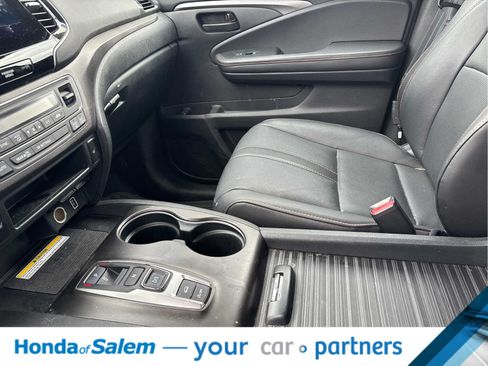 Used 2023 Honda Passport TrailSport image 17