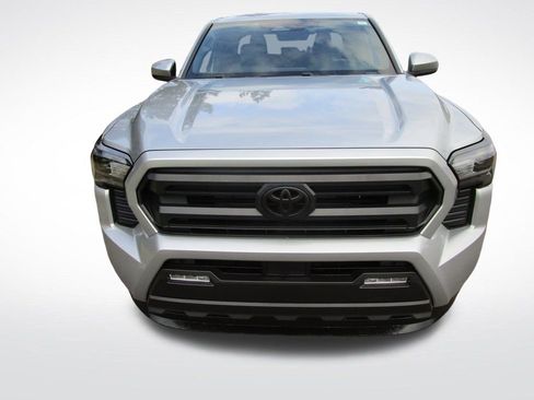 Used 2024 Toyota Tacoma SR5 image 4