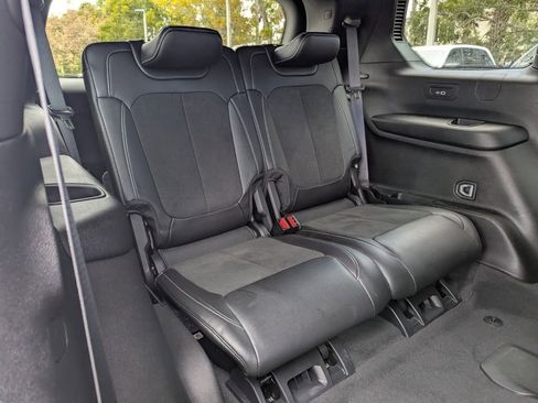 Used 2025 Jeep Grand Cherokee L Laredo image 15