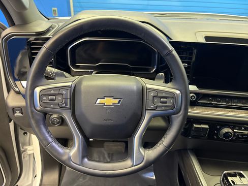 Used 2025 Chevrolet Silverado 1500 LTZ AWD/4WD image 15