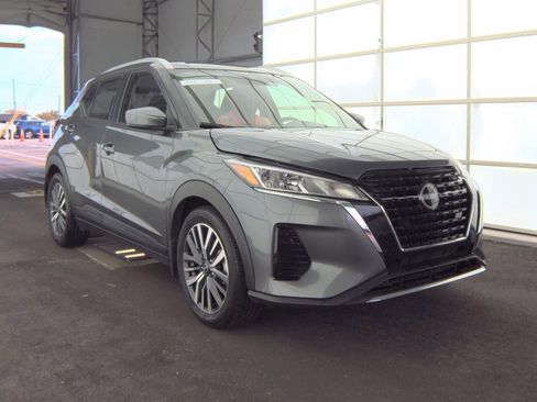 Used 2024 Nissan Kicks SV image 4