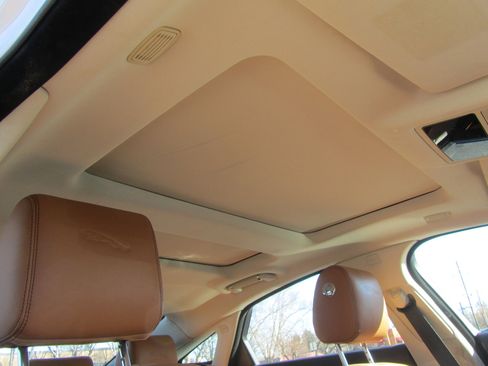 Used 2017 Jaguar XJ R-Sport image 24