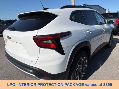 Used 2025 Chevrolet Trax LT w/ Driver Confidence Package FWD image 4