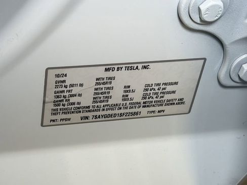 Used 2025 Tesla Model Y Long Range RWD image 36