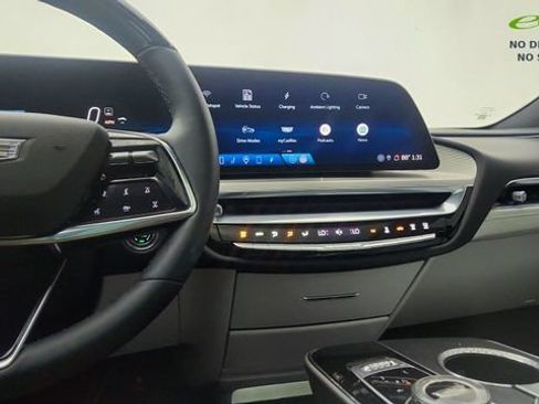 Used 2023 Cadillac Lyriq 2WD image 46