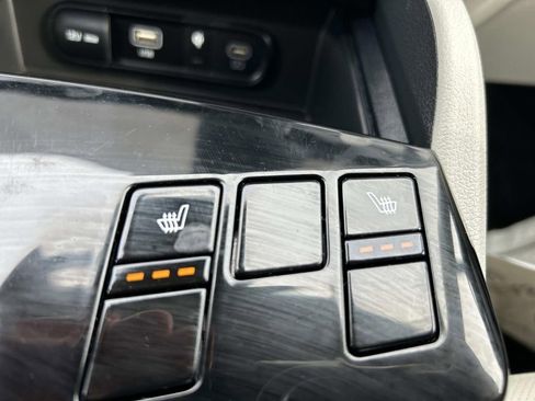 Certified 2025 Kia Sportage EX AWD/4WD image 28